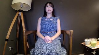 半推半就03年学妹，插进去就老实了